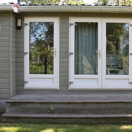Tzummarum Een Chalet Met Prive Sauna En Tuin 빌라 외부 사진